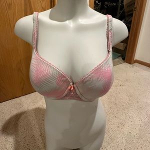 Victoria’s Secret bra size 34DD